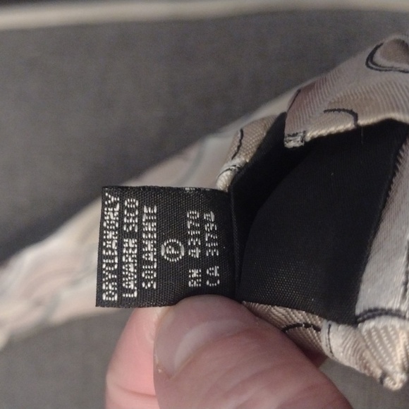 Mans Dockers Tie - Picture 8 of 9